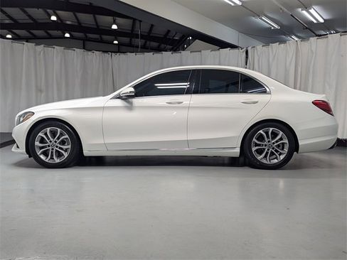 Used 2018 Mercedes-Benz C 300 Sedan image 23
