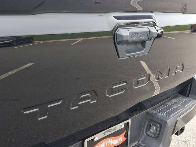 Used 2025 Toyota Tacoma TRD Off-Road AWD/4WD image 29