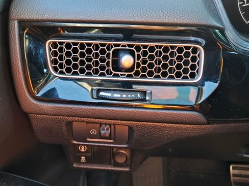 Used 2022 Honda Civic Sport image 9