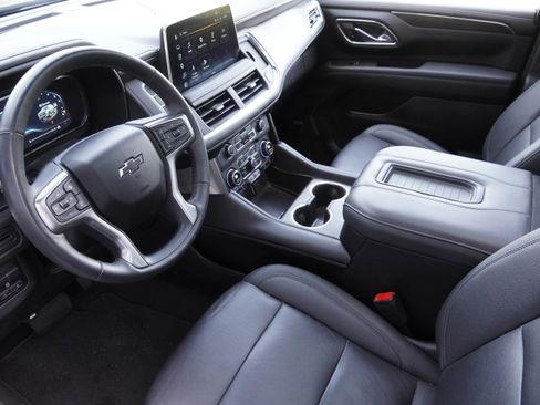 Used 2023 Chevrolet Tahoe Z71 w/ Z71 Off-Road Package image 9