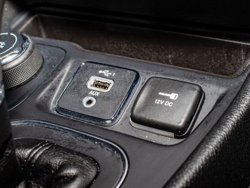 Used 2019 Jeep Cherokee High Altitude image 26