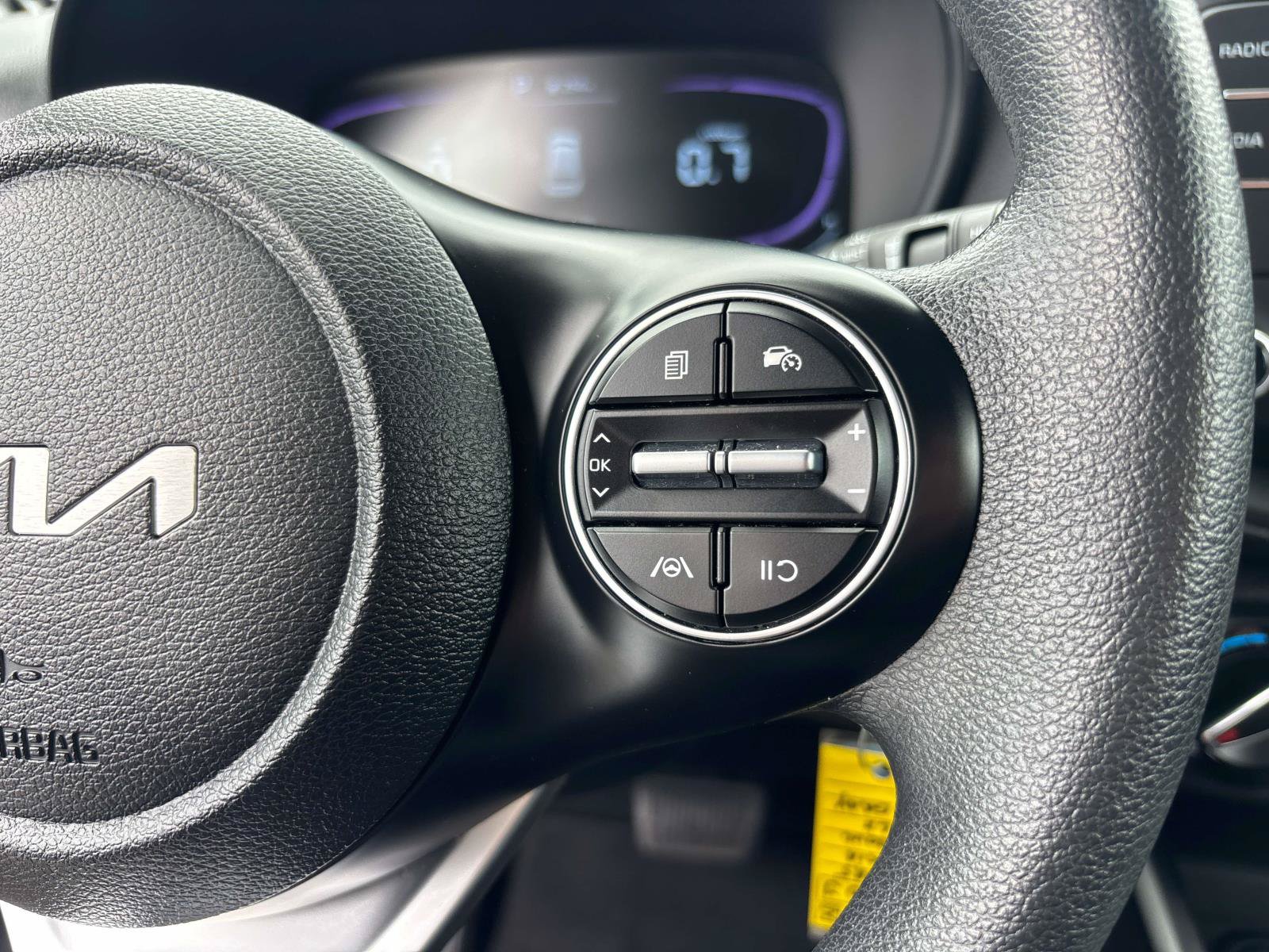 Used 2025 Kia Soul LX w/ LX Technology Package FWD image 19
