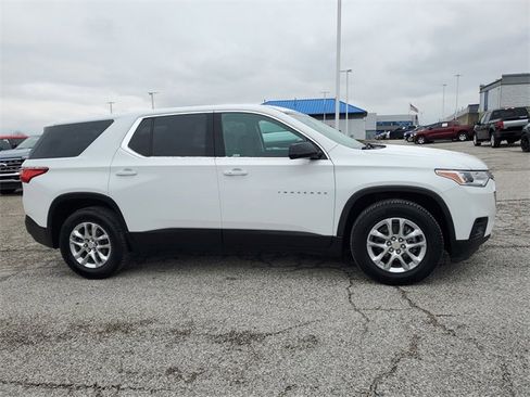 Used 2020 Chevrolet Traverse LS image 3