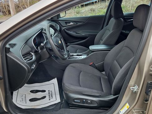 Used 2022 Chevrolet Malibu LT FWD image 15