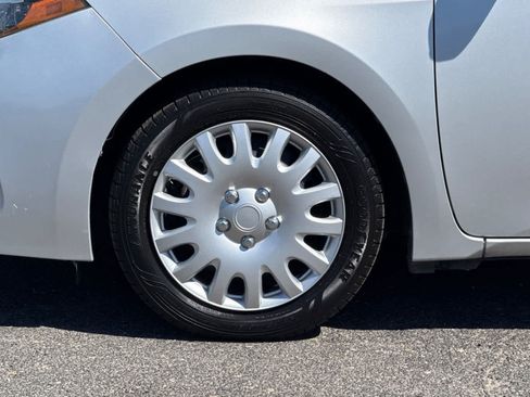 Used 2018 Toyota Corolla LE FWD image 28