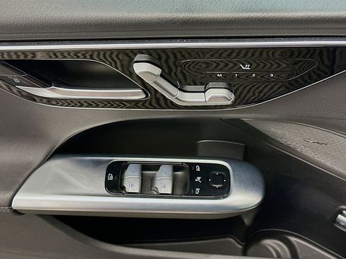 Used 2025 Mercedes-Benz C 300 4MATIC Sedan image 15
