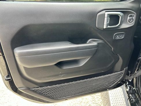 Used 2024 Jeep Wrangler Sport AWD/4WD image 16