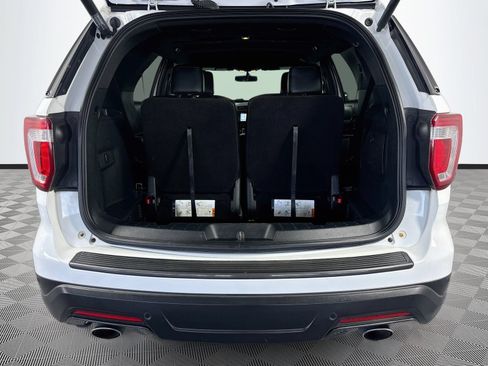 Used 2018 Ford Explorer XLT w/ Equipment Group 202A FWD image 26