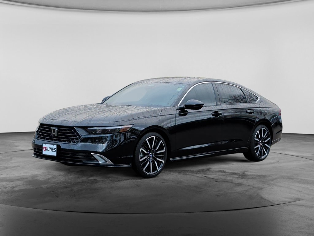 Used 2024 Honda Accord Touring image 3