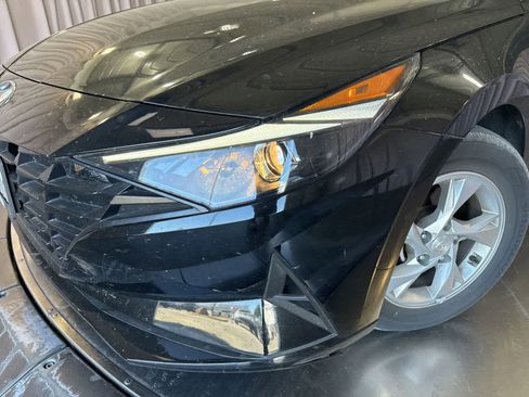 Used 2023 Hyundai Elantra SE FWD image 9