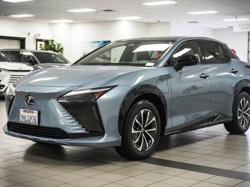 Used 2023 Lexus RZ 450e Premium w/ Accessory Package (Z1) image 3