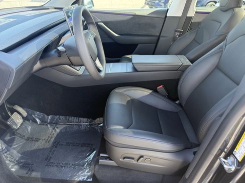 Used 2026 Tesla Model Y Long Range image 21