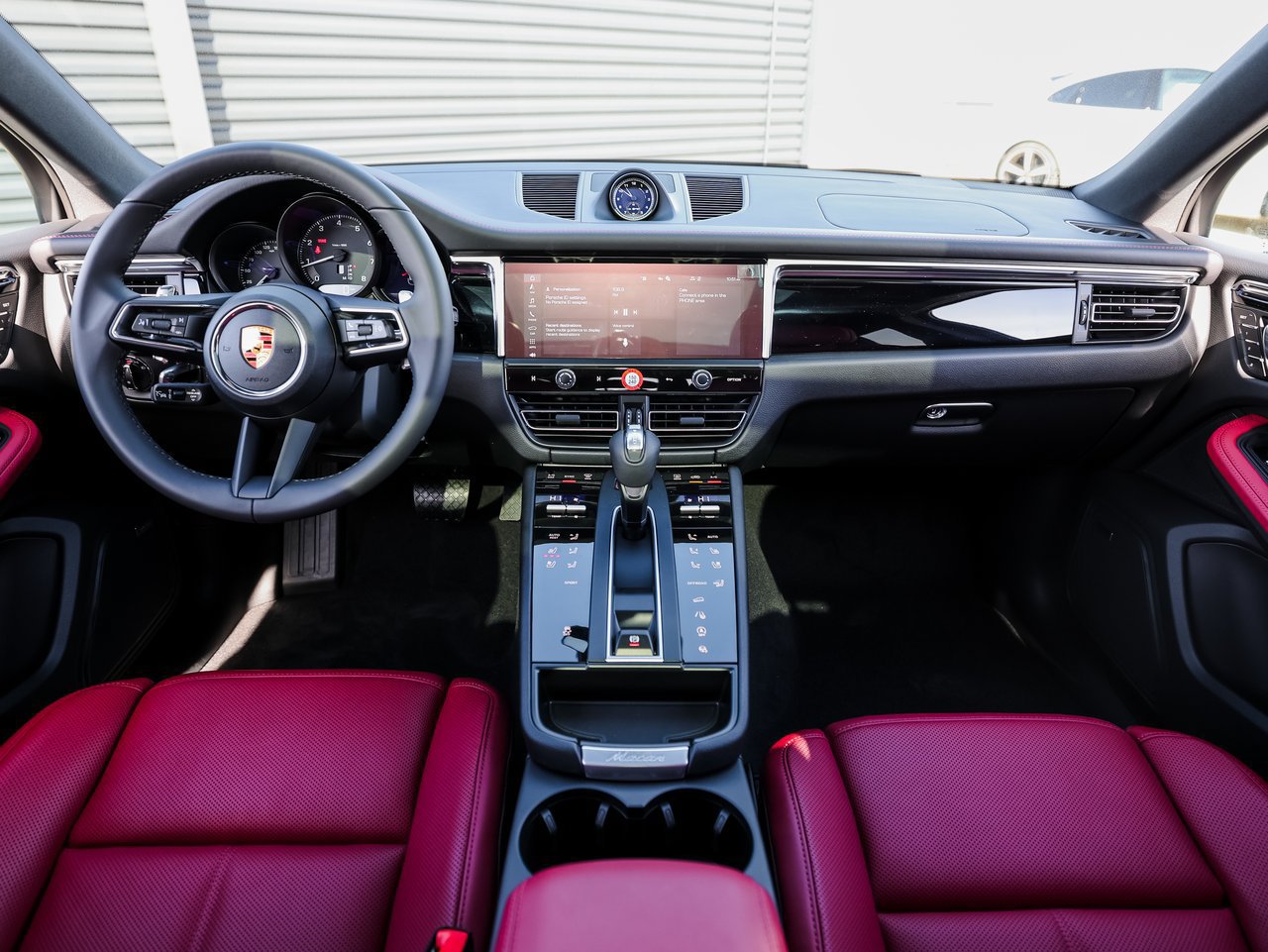 Certified 2026 Porsche Macan AWD/4WD image 25