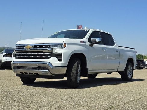 Used 2022 Chevrolet Silverado 1500 LTZ w/ Technology Package AWD/4WD image 15