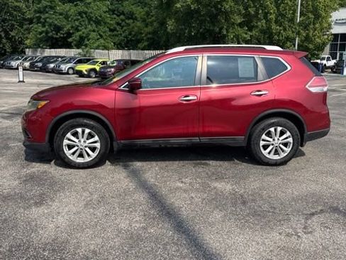 Used 2015 Nissan Rogue SV w/ SV Premium Package FWD image 2