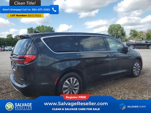 Used 2023 Chrysler Pacifica Touring-L FWD image 4