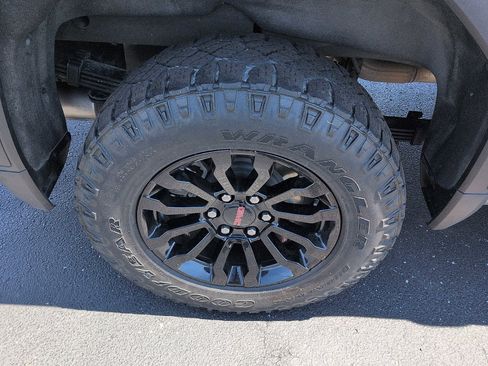 Used 2023 GMC Sierra 1500 AT4X AWD/4WD image 9