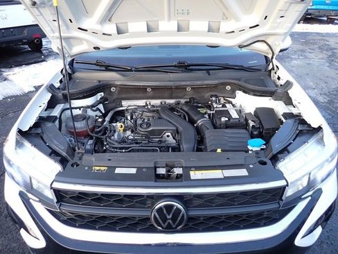 Used 2022 Volkswagen Taos SE image 13