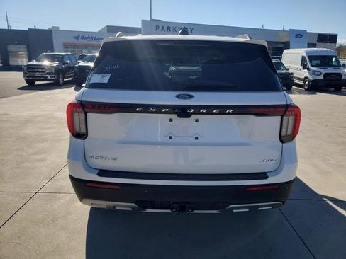 New 2026 Ford Explorer Active image 7