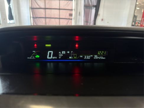 Used 2014 Toyota Prius V Five FWD image 20