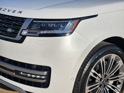 New 2025 Land Rover Range Rover SE image 9