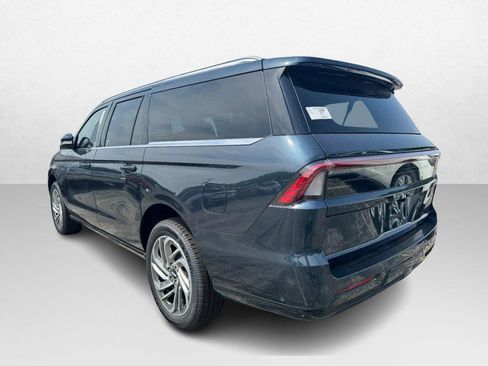 New 2025 Lincoln Navigator L Reserve image 7