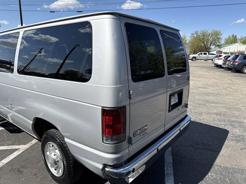 Used 2011 Ford E-350 and Econoline 350 XLT image 7