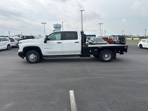 Used 2025 Chevrolet Silverado 3500 W/T w/ WT Convenience Package AWD/4WD image 2