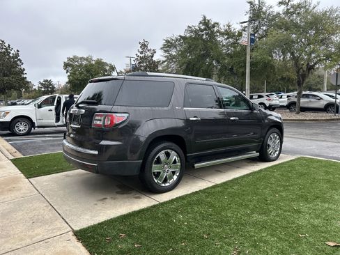 Used 2017 GMC Acadia Limited SLT image 5