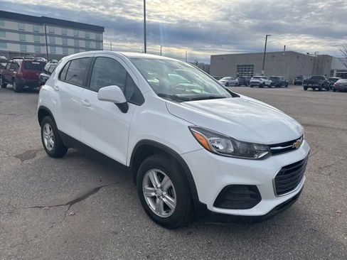 Used 2021 Chevrolet Trax LS w/ Tint and Cruise Package image 11