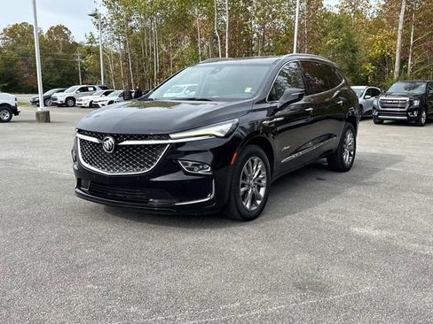 Used 2023 Buick Enclave Avenir w/ Avenir Technology Package image 8