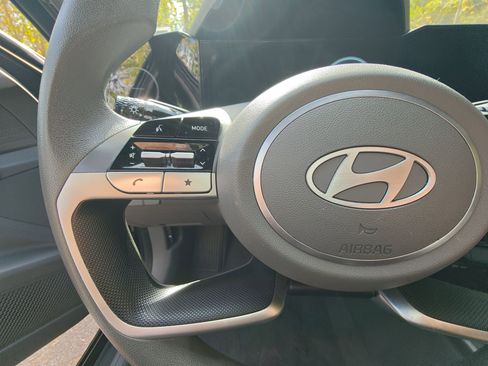 Used 2024 Hyundai Elantra SEL image 16