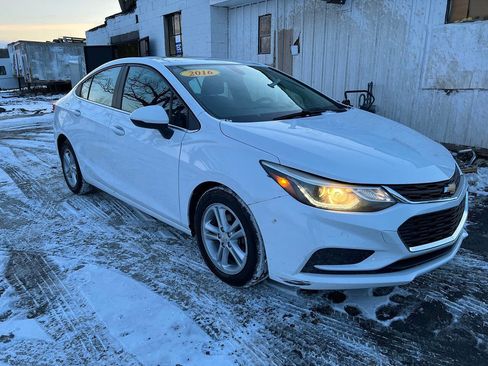 Used 2016 Chevrolet Cruze LT w/ Sun And Sound Package image 3