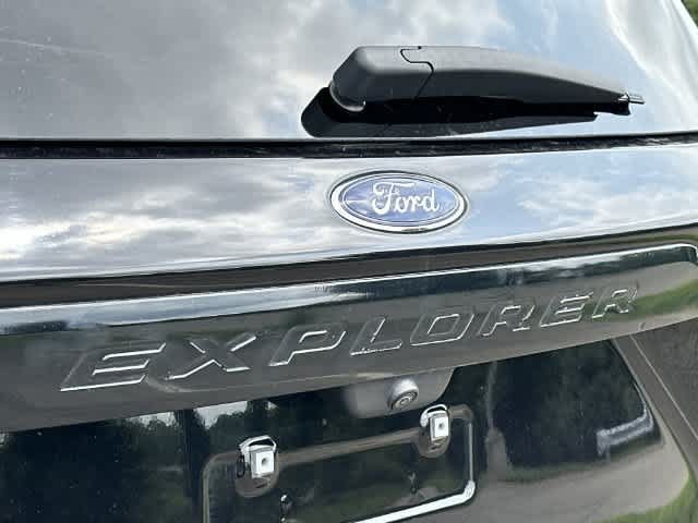 Used 2023 Ford Explorer XLT w/ Equipment Group 202A AWD/4WD image 28