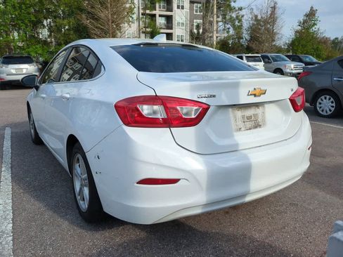 Used 2017 Chevrolet Cruze LT image 5