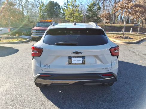 New 2026 Chevrolet Trax ACTIV w/ Sunroof Package FWD image 6