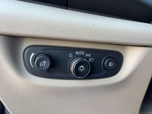 Used 2020 Buick Regal Essence image 10