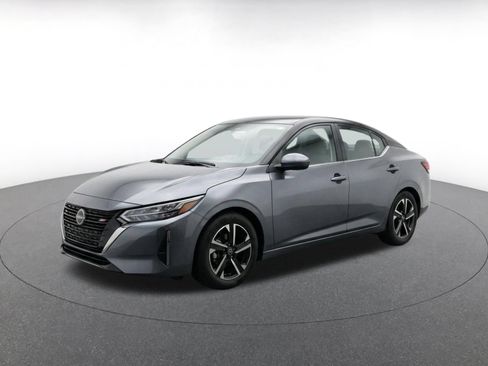 Used 2025 Nissan Sentra SV FWD image 3