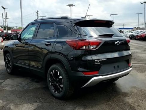 Certified 2023 Chevrolet TrailBlazer LT w/ Convenience Package AWD/4WD image 6