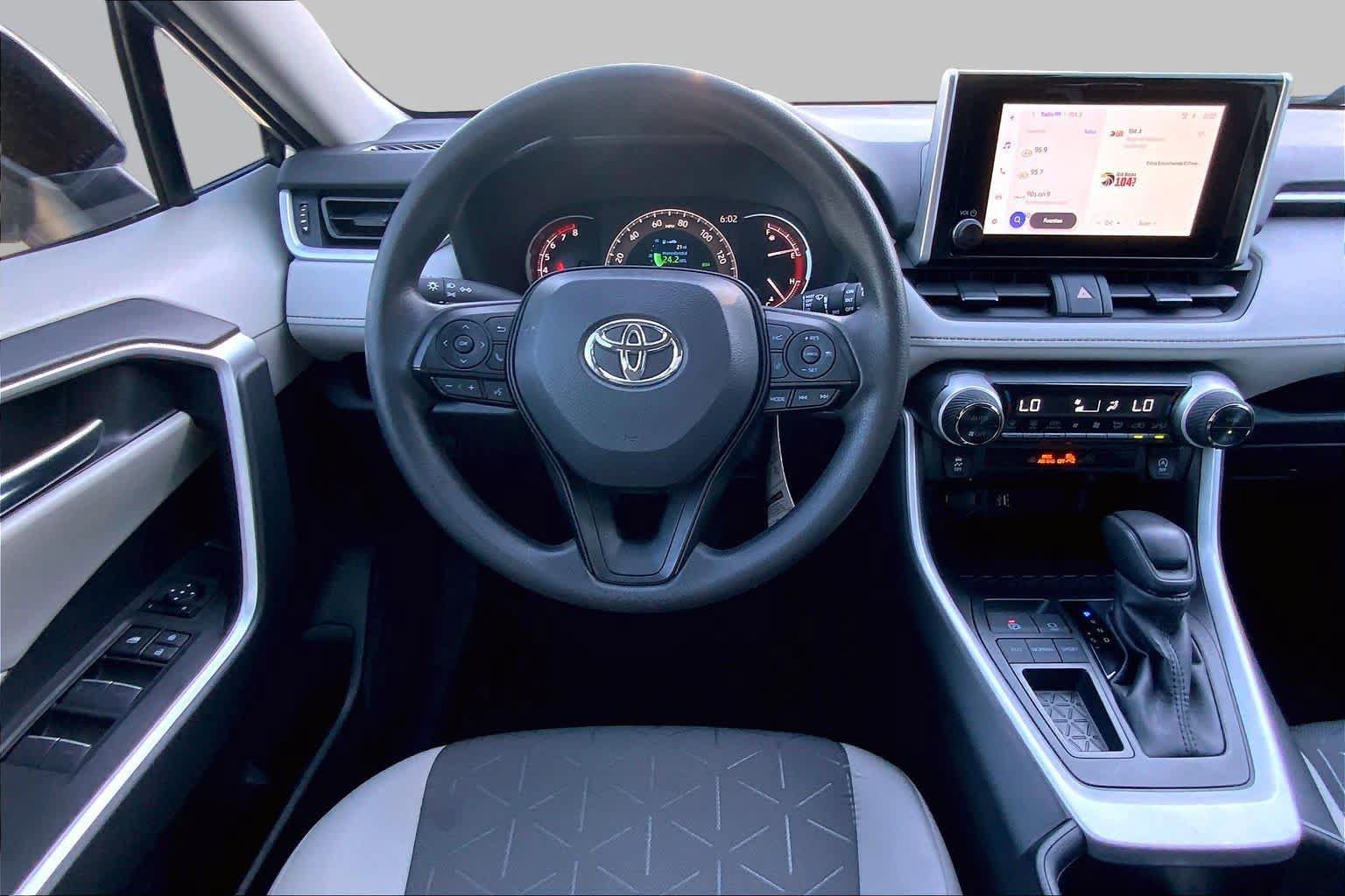 Used 2025 Toyota RAV4 XLE FWD image 6