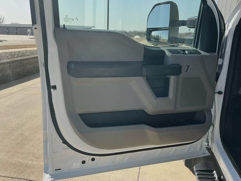Used 2021 Ford F250 XL w/ Power Equipment Group AWD/4WD image 7