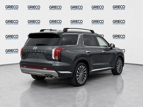 Used 2024 Hyundai Palisade Calligraphy AWD/4WD image 2