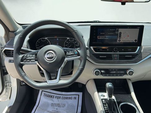 Used 2023 Nissan Altima 2.5 SL AWD/4WD image 7