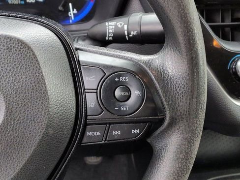 Used 2021 Toyota Corolla LE image 19