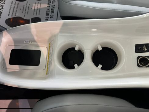 Used 2016 Toyota Prius Four Touring FWD image 17