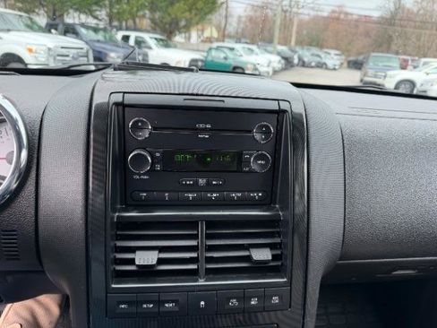 Used 2009 Ford Explorer Sport Trac Limited AWD/4WD image 26