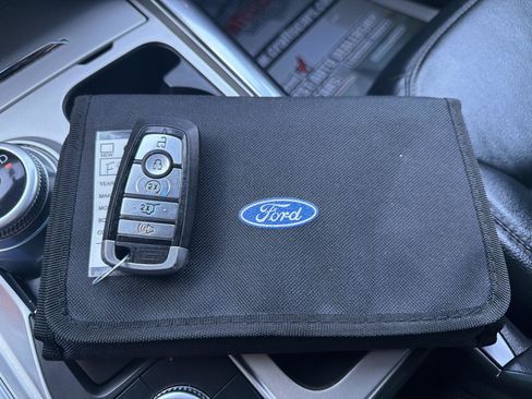 Used 2020 Ford Explorer XLT w/ Equipment Group 202A AWD/4WD image 21