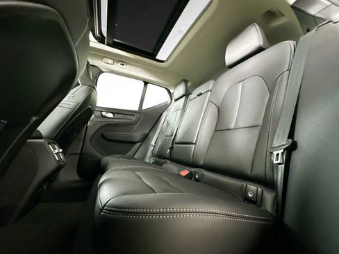 Used 2025 Volvo XC40 B5 Core w/ Climate Package image 23