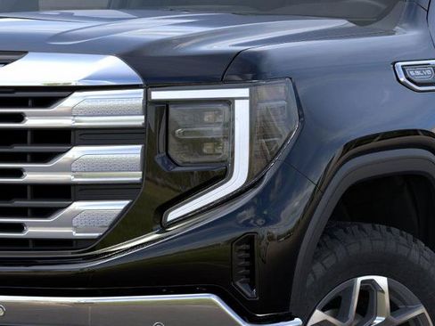 New 2026 GMC Sierra 1500 SLE w/ X31 Off-Road Package AWD/4WD image 10