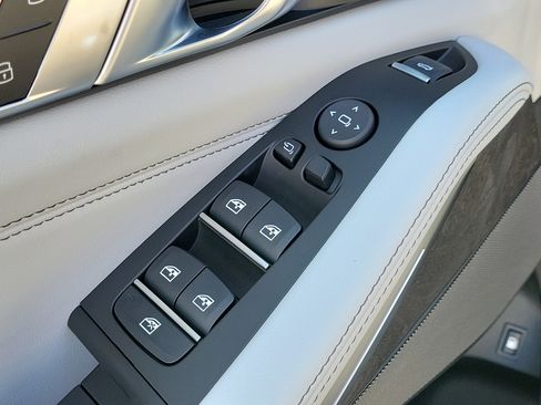 New 2026 BMW X5 xDrive50e image 16